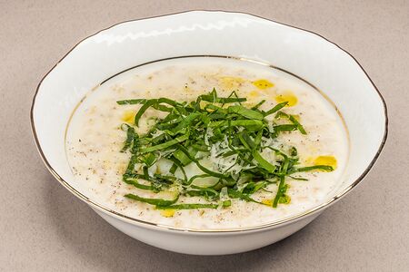 Овсянка на курином бульоне с пармезаном