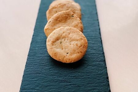 Сырное печенье с розмарином