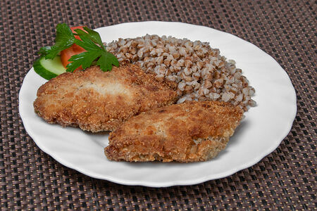 Котлеты куриные с гречкой