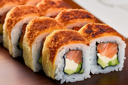 Горячий ролл с лососем
