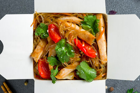 По Китайски с курицей с лапшой фунчоза