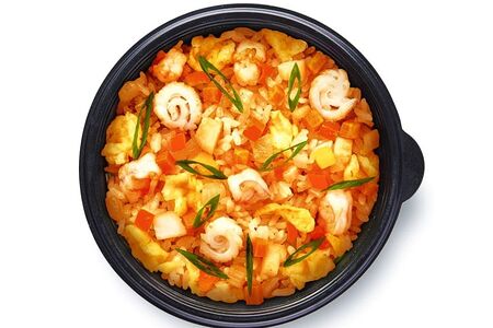 Чесночный рис с креветками