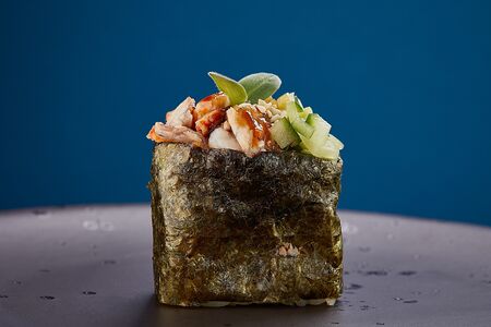 Гункан №3 с угрем