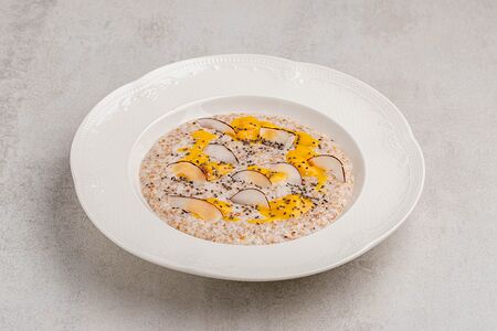 Каша пшеничная с манго на кокосовом молоке