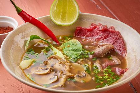 Вьетнамский суп с карпаччо