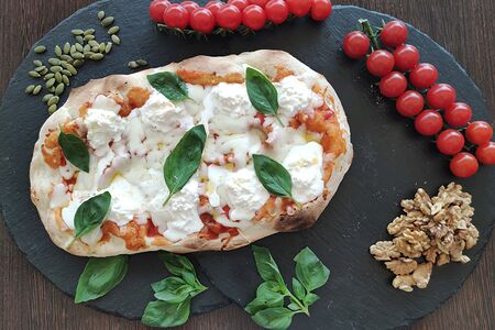 Римская пицца Маргарита