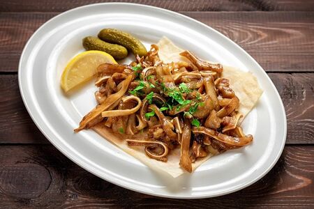 Уши свиные острые