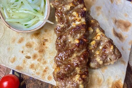 Люля-кебаб из говядины с сыром