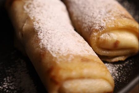 Блинчики с вишней и шоколадом