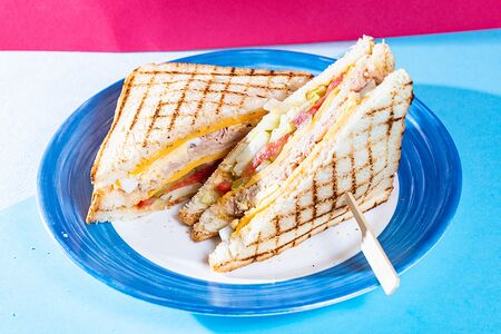 Сэндвич с тунцом