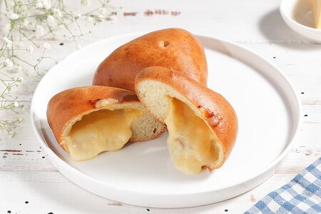 Пирожок сдобный Сырный