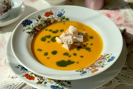 Крем-суп тыквенный с цыпленком
