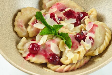 Вареники с вишней