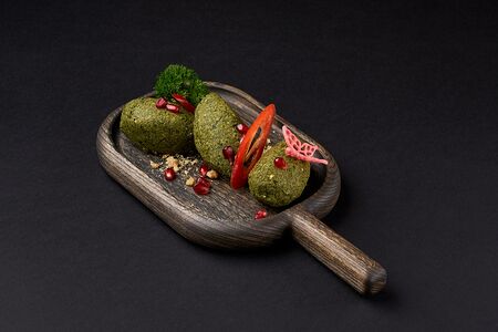 Пхали из шпината с грецким орехом