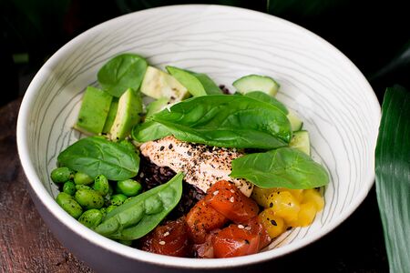 Боул с лососем