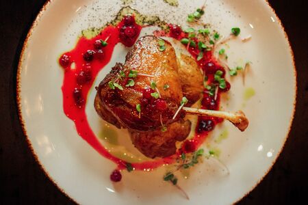 Утиная ножка Магре с клюквой