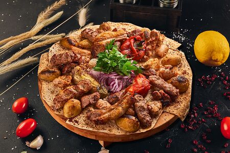 Ассорти из мясных шашлыков