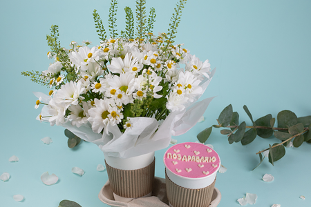 Подарочный набор букет Ромашковое поле и десерт