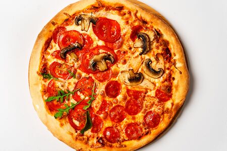 Пицца Четыре сезона остренькая (с перцем халапеньо)