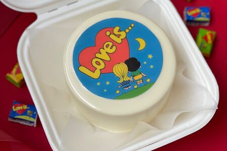 Бенто-торт Love is