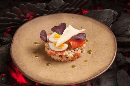 Оливье с малосольным лососем