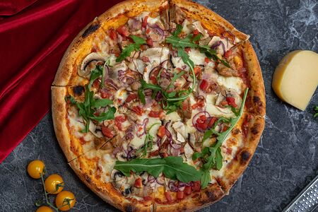 С курицей и беконом