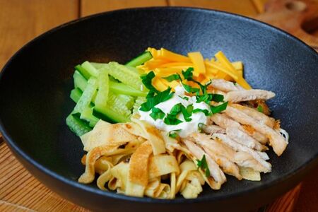 Салат Деревенский с курицей и блинами