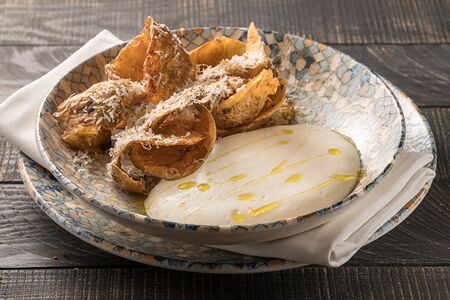 Жареный картофель с пармезаном и трюфелем