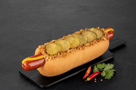 Датский хот-дог с колбаской Бергсалями