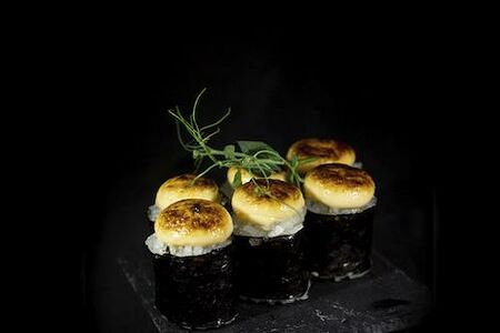 Чиз маки хот ролл (с сыром творожным)