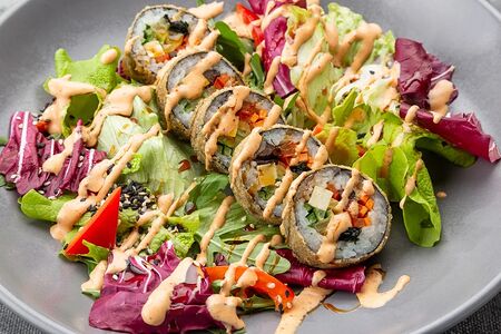 Ролл кимпаб с салатным миксом