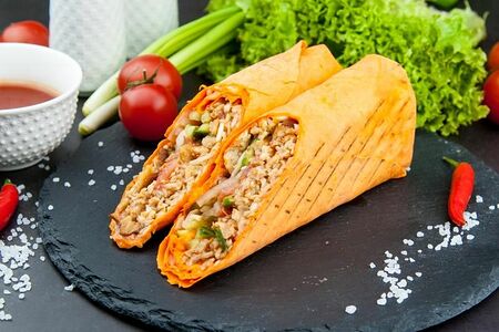 Шаурма в сырном лаваше