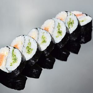 Фирменный ролл Инь ян