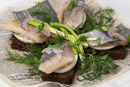 Сельдь Балтийская на бородинском хлебе