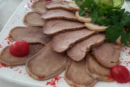 Ассорти мясное с овощами