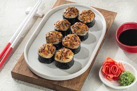 Ролл запеченный Спайси шиитаке