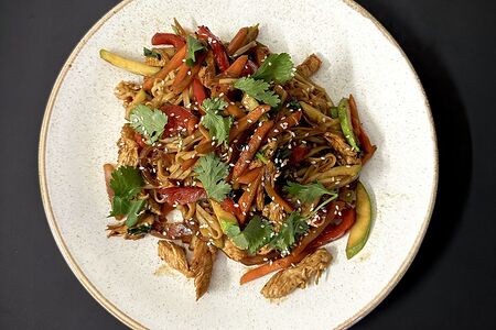 Лапша удон с говядиной