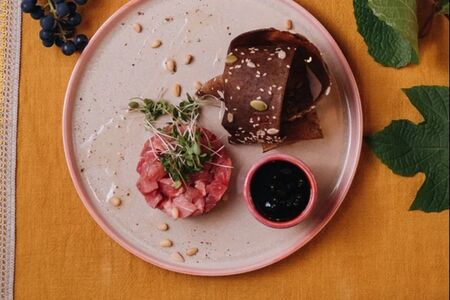 Тартар из тунца с соусом терияки