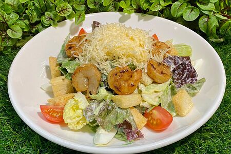 Салат Цезарь с креветками