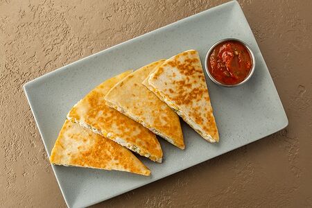 Кесадилья с цыплёнком