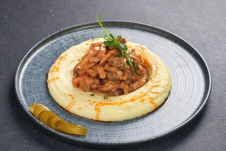 Бефстроганов из телячьей вырезки