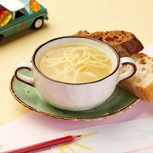 Куриный бульон с лапшой детский и багетом