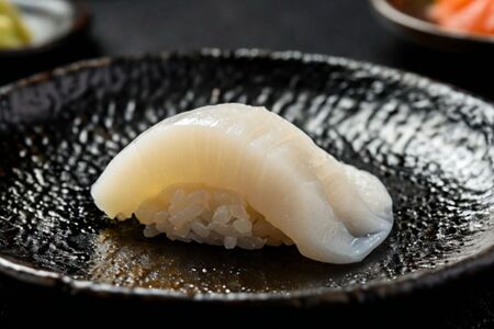 Суши Гребешок