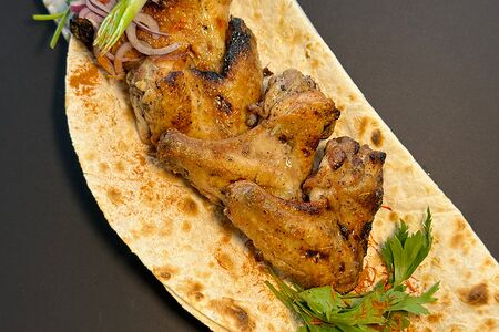 Куриные крылья с аджикой