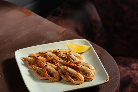 Магаданские креветки в чесночном соусе