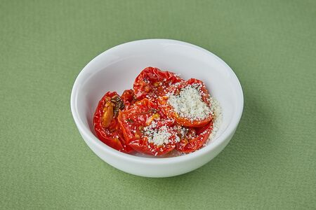 Вяленые томаты с пармезаном