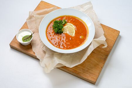 Солянка мясная сборная с хрустящим хлебом