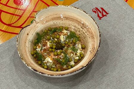 Салат Оливье с разварной говядиной и хрустящим луком