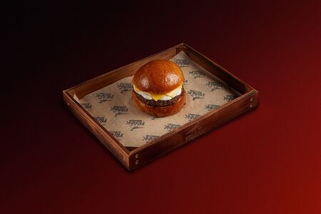 Чизбургер с говядиной вагю и трюфельным соусом