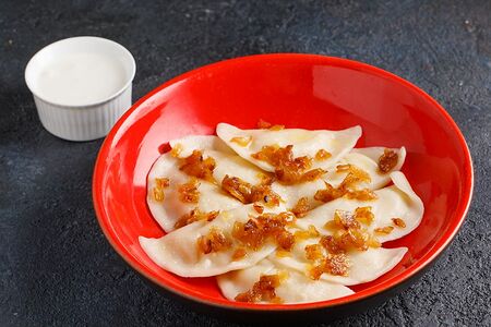 Вареники с картофелем и жареным луком